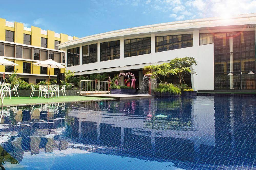 Look Royal Resort Цзяї Екстер'єр фото The swimming pool at the hotel
